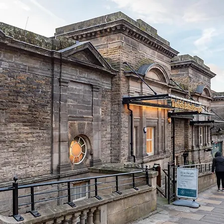 Σπίτι διακοπών Perfectly Located 4 Storey Townhouse With 2 Parking Spaces In *