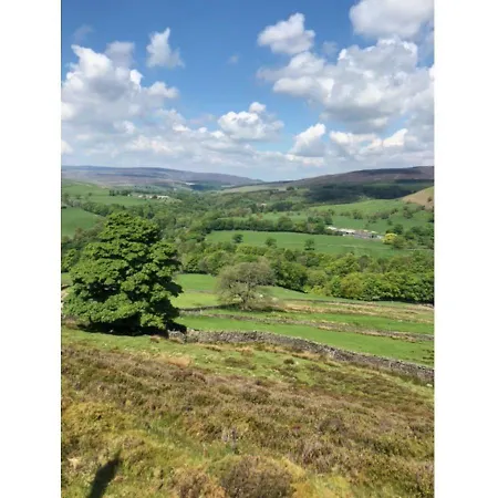 펜션 Perfectly Located 4 Storey Townhouse With 2 Parking Spaces In