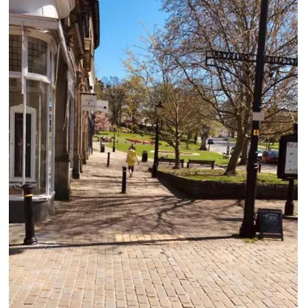 Σπίτι διακοπών Perfectly Located 4 Storey Townhouse With 2 Parking Spaces In