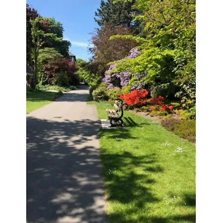 Perfectly Located 4 Storey Townhouse With 2 Parking Spaces In Holiday home